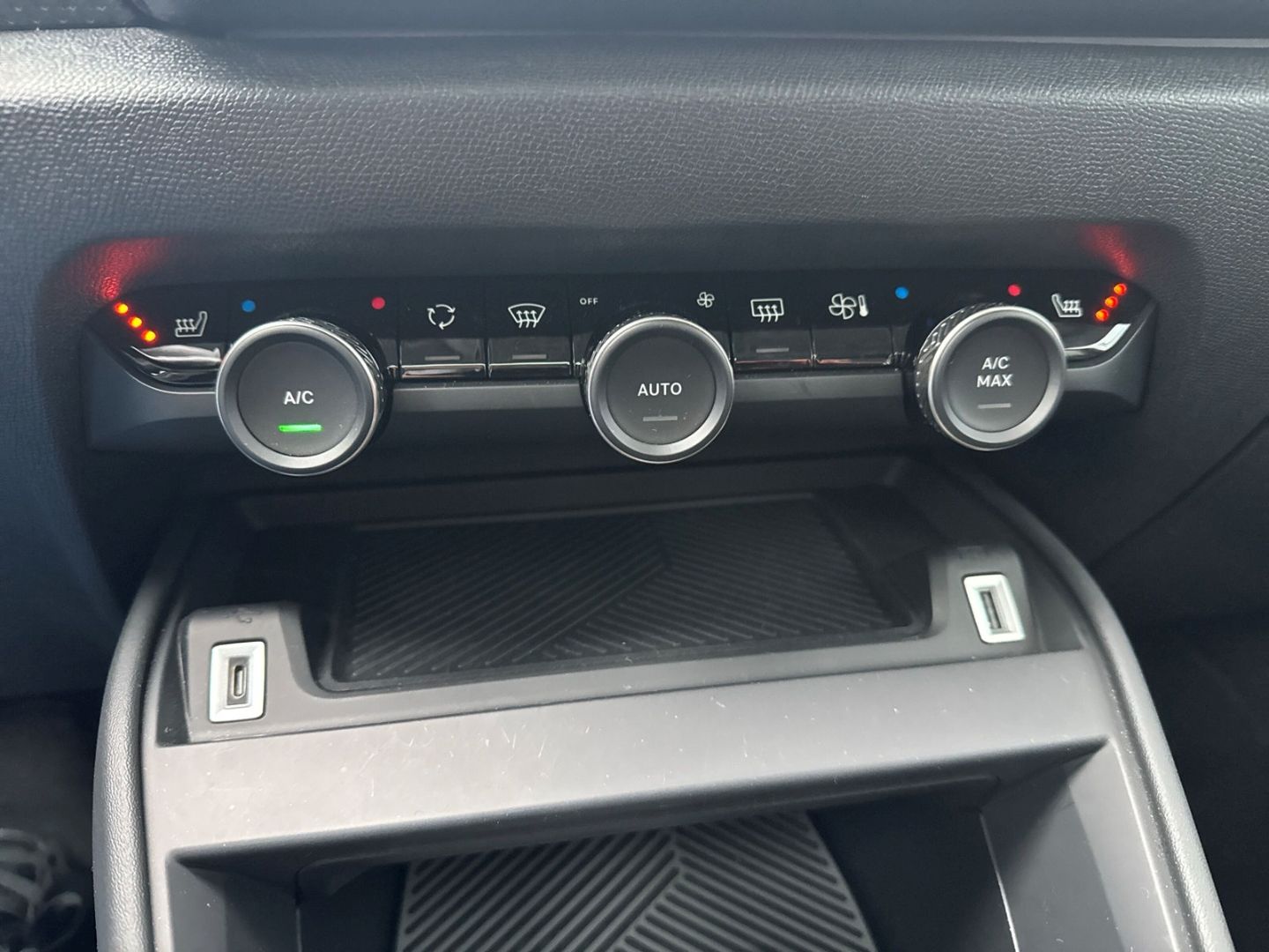 Citroën C4 Shine HUD AHK-abnehmbar Navi Ganzjahresreifen