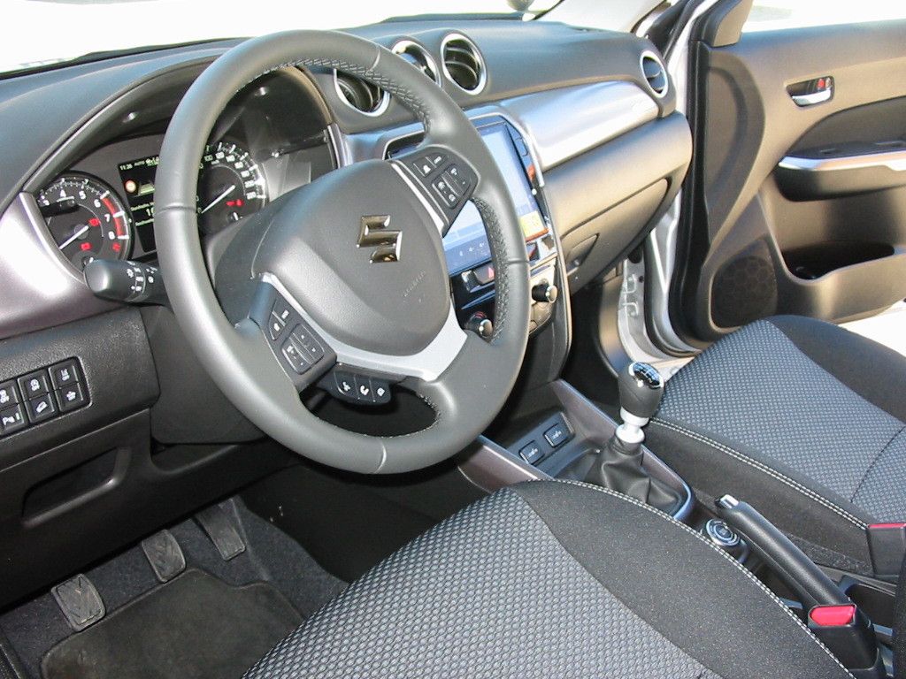 Suzuki Vitara Allrad - Samsaru's Car Outlet