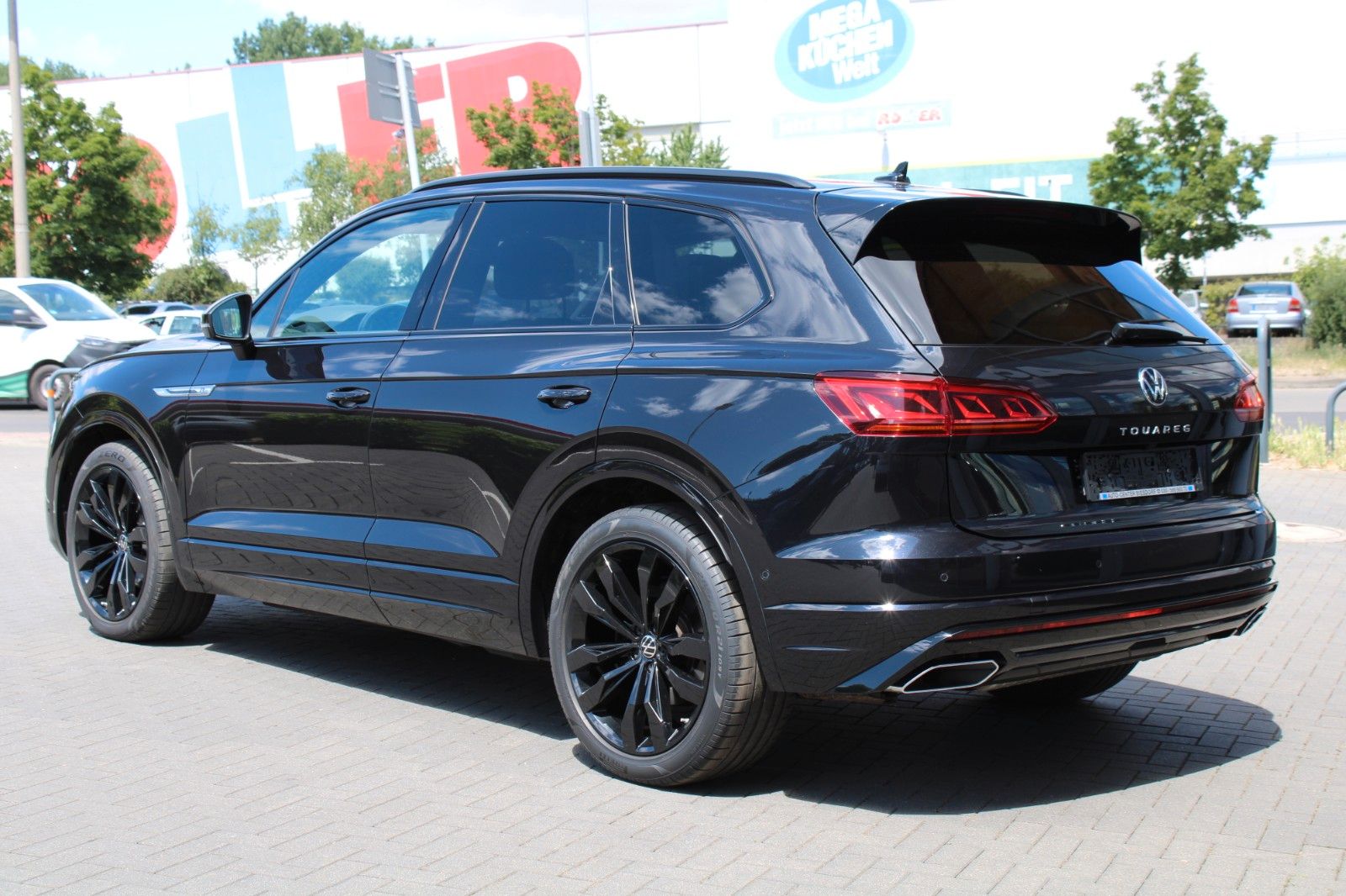 Volkswagen Touareg TDI R-Line - Samsaru's Car Outlet