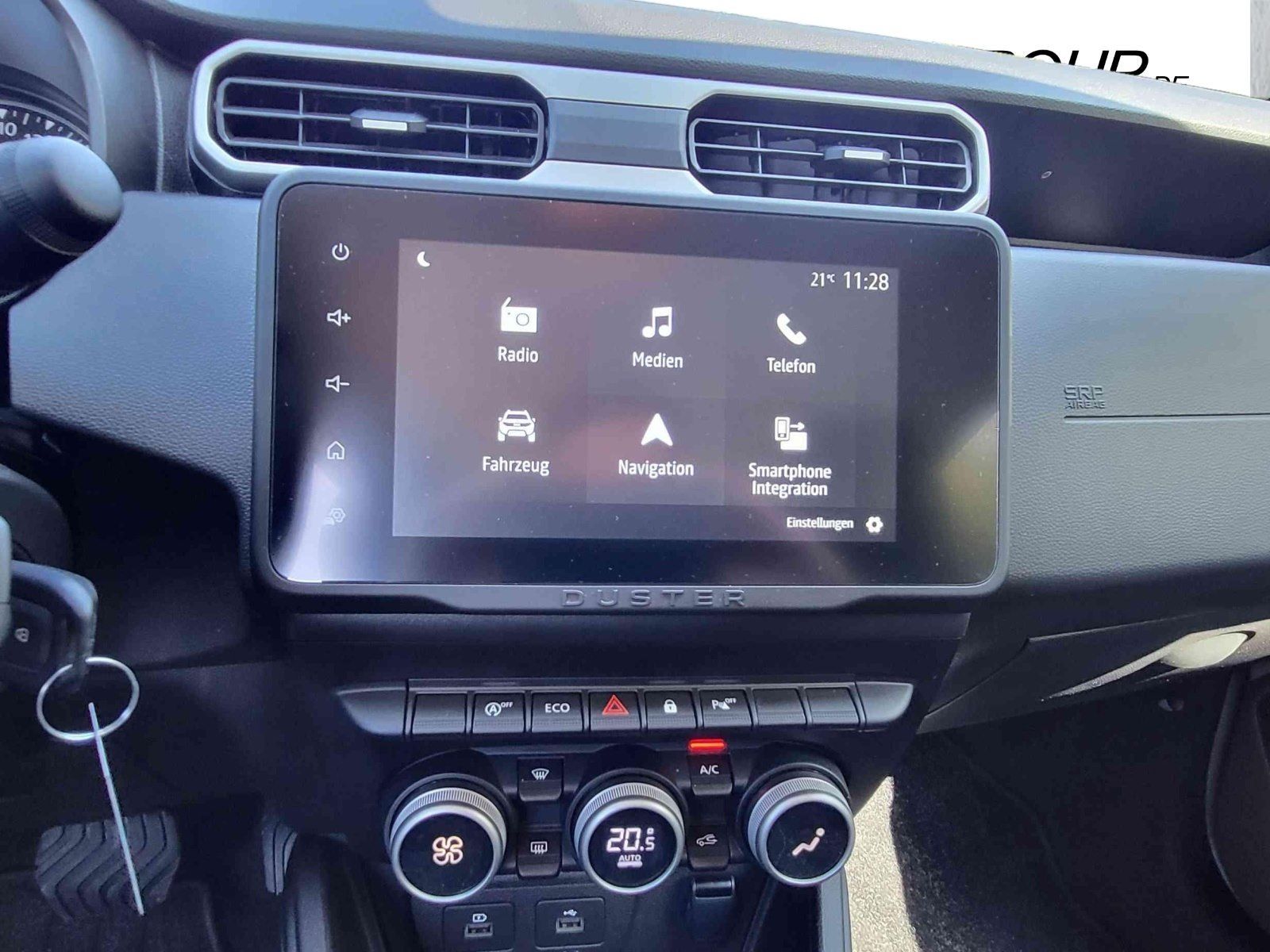 Dacia Duster 1.3 TCe 150 EDC Journey - Samsaru's Car Outlet