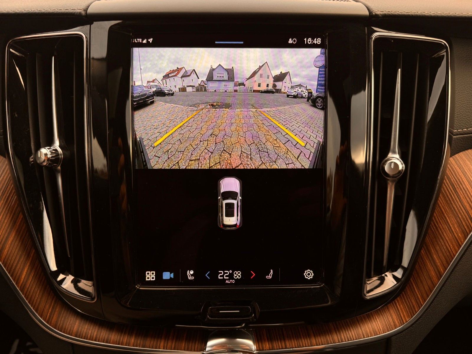 Volvo XC60 Ultimate Dark AWD AHK°PANO°HUD°360°STANDHZG