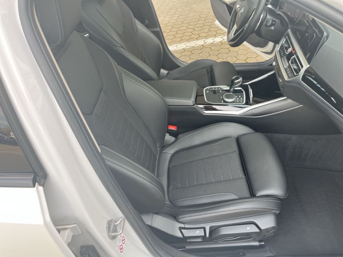 BMW 320 d Sport Line xDrive Limousine/Panodach/Navi