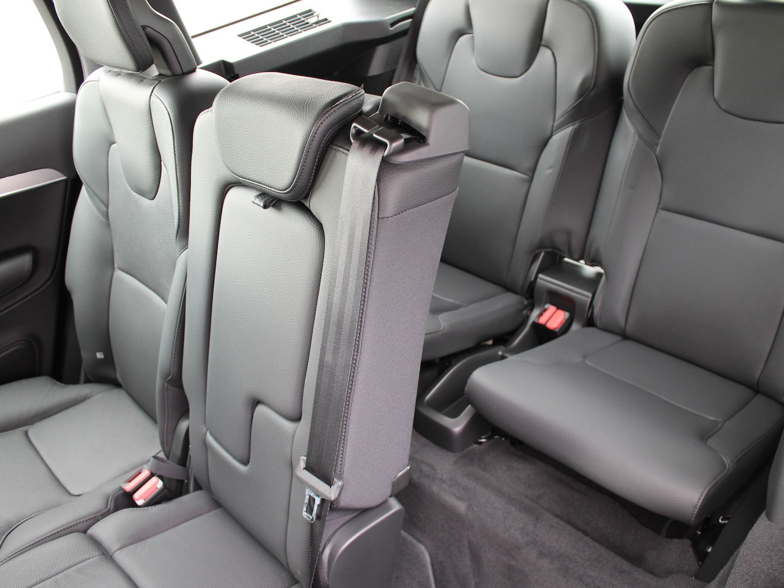 Volvo XC90 Core AWD - Samsaru's Car Outlet