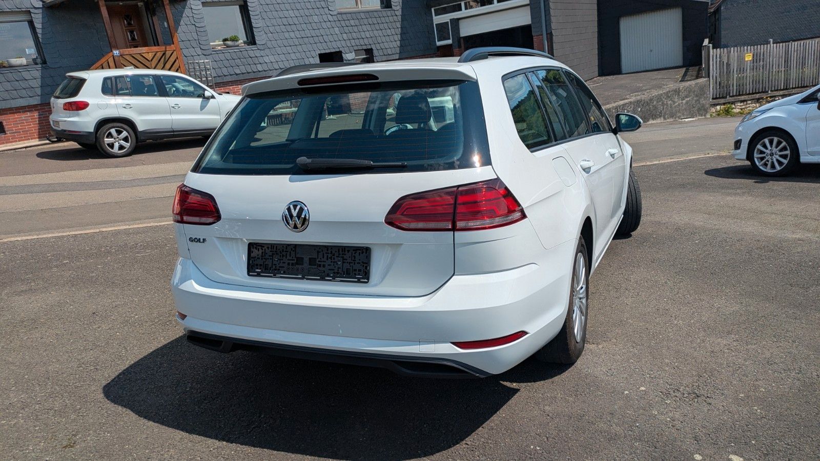 Volkswagen Golf VII Variant Trendline - Samsaru's Car Outlet