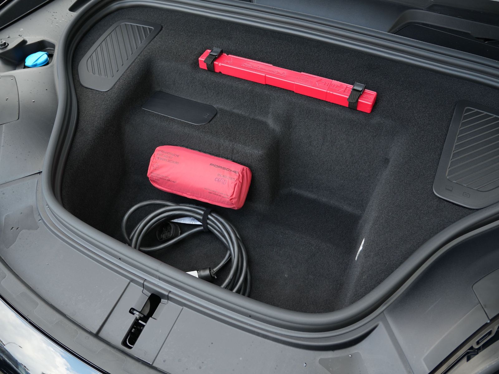 Porsche Macan 4 - Samsaru's Car Outlet