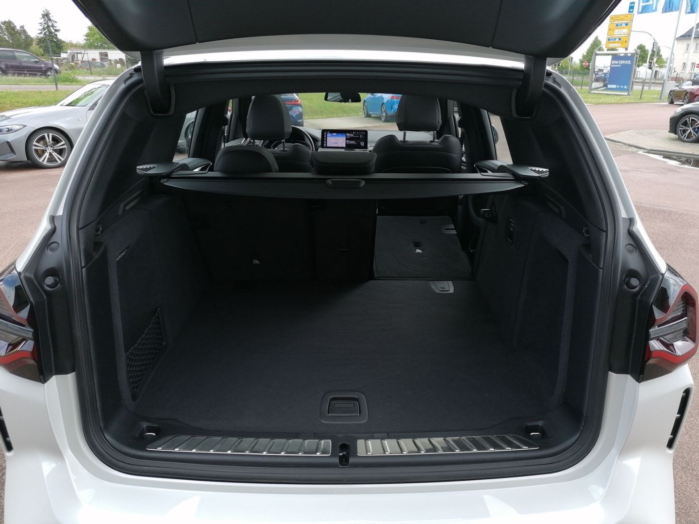 BMW iX3 Inspiring M SPORT AHK Alarm SHZ Park Assiste