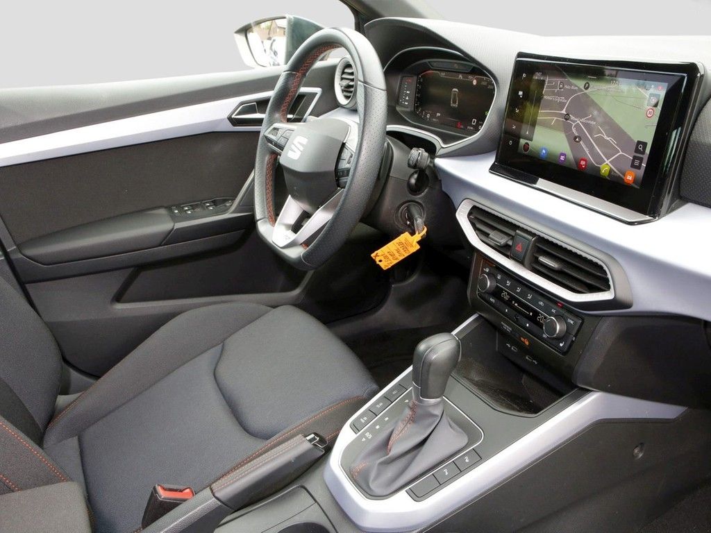 Seat Arona 1.0 TSI DSG FR 17" AHK ACC Kamera LED SH