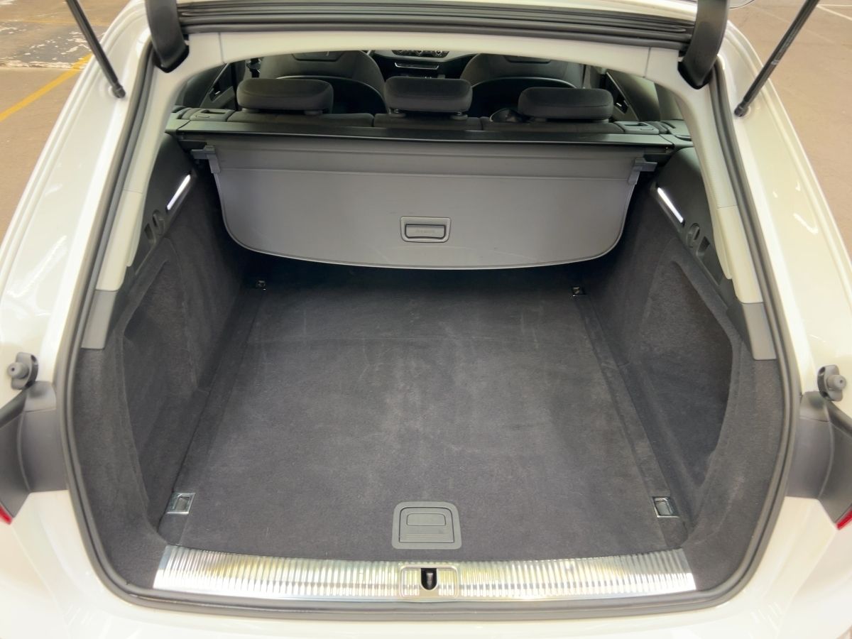 Audi A4 AVANT ADVANCED 40 TDI - Samsaru's Car Outlet