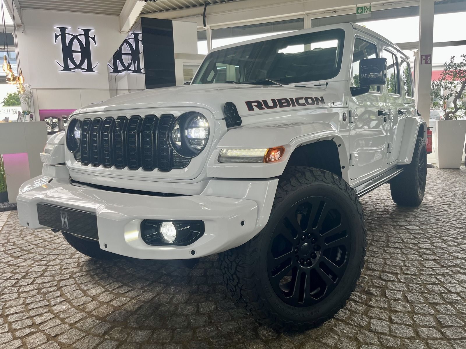 Jeep Wrangler 2.0 Sky One Rubicon Brute Look + Carbon