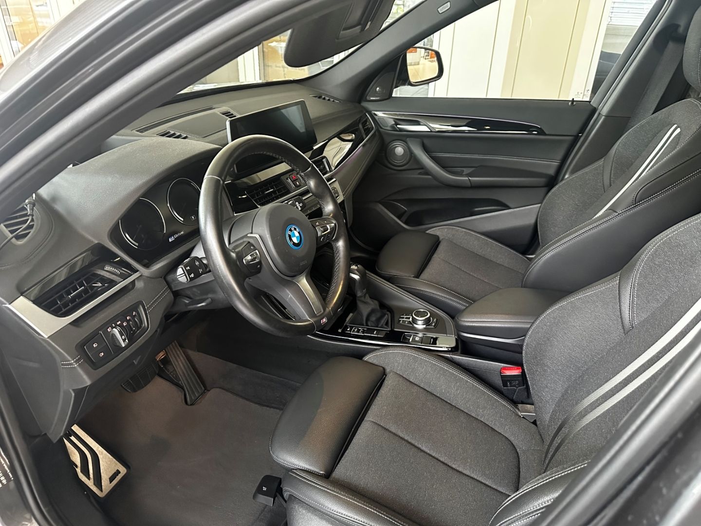 BMW X1 25e M Sport - Samsaru's Car Outlet