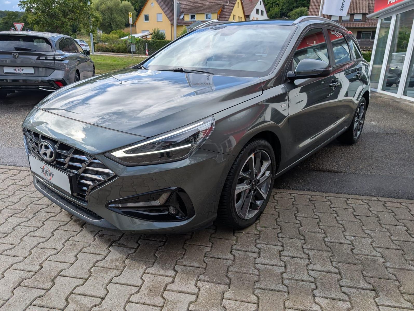 Hyundai i30 1.0 DCT Trend - Samsaru's Car Outlet