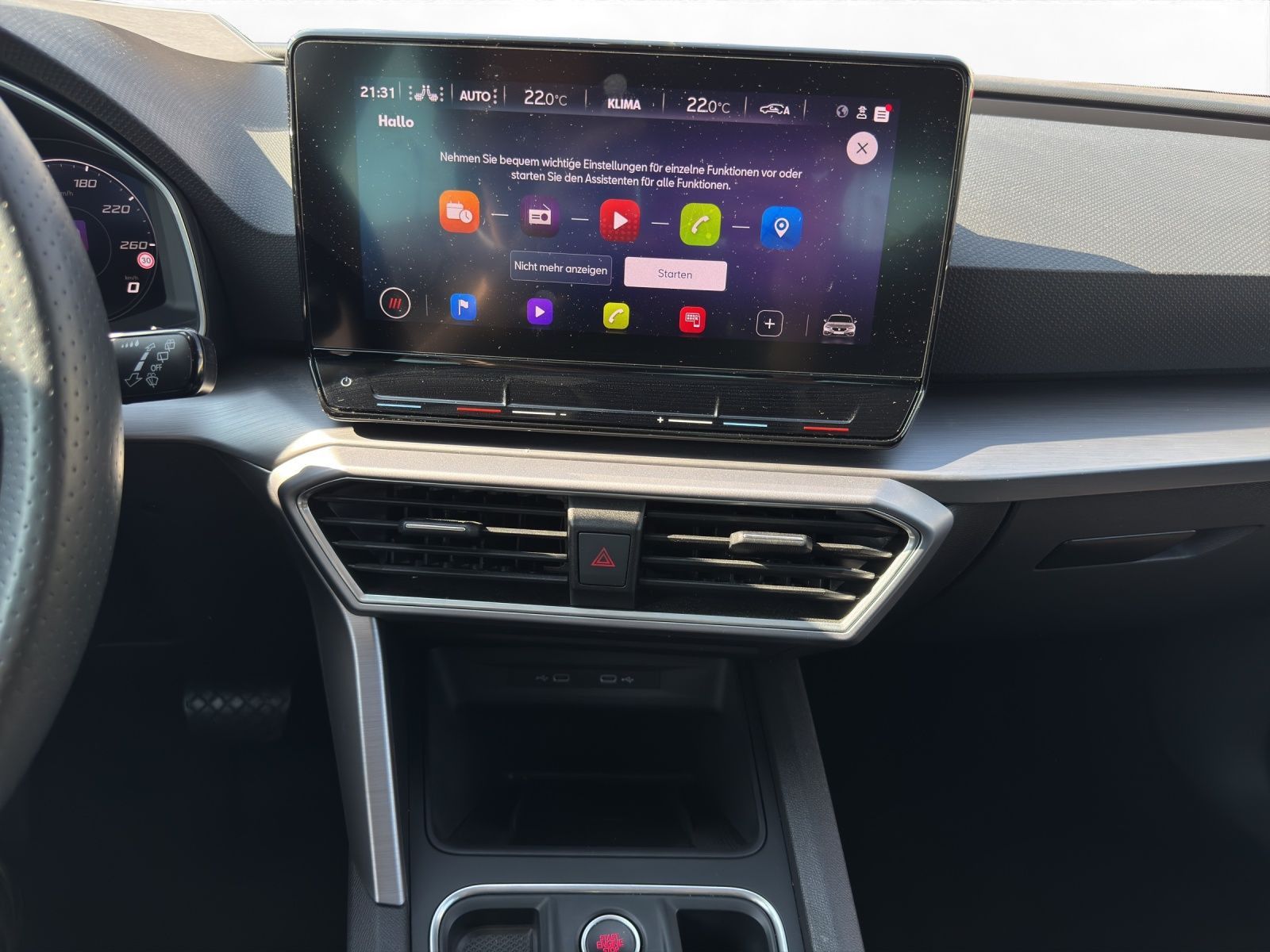 Seat Leon 2.0 TDI FR AHK Pano LED LM 18" Navi PDC vo+