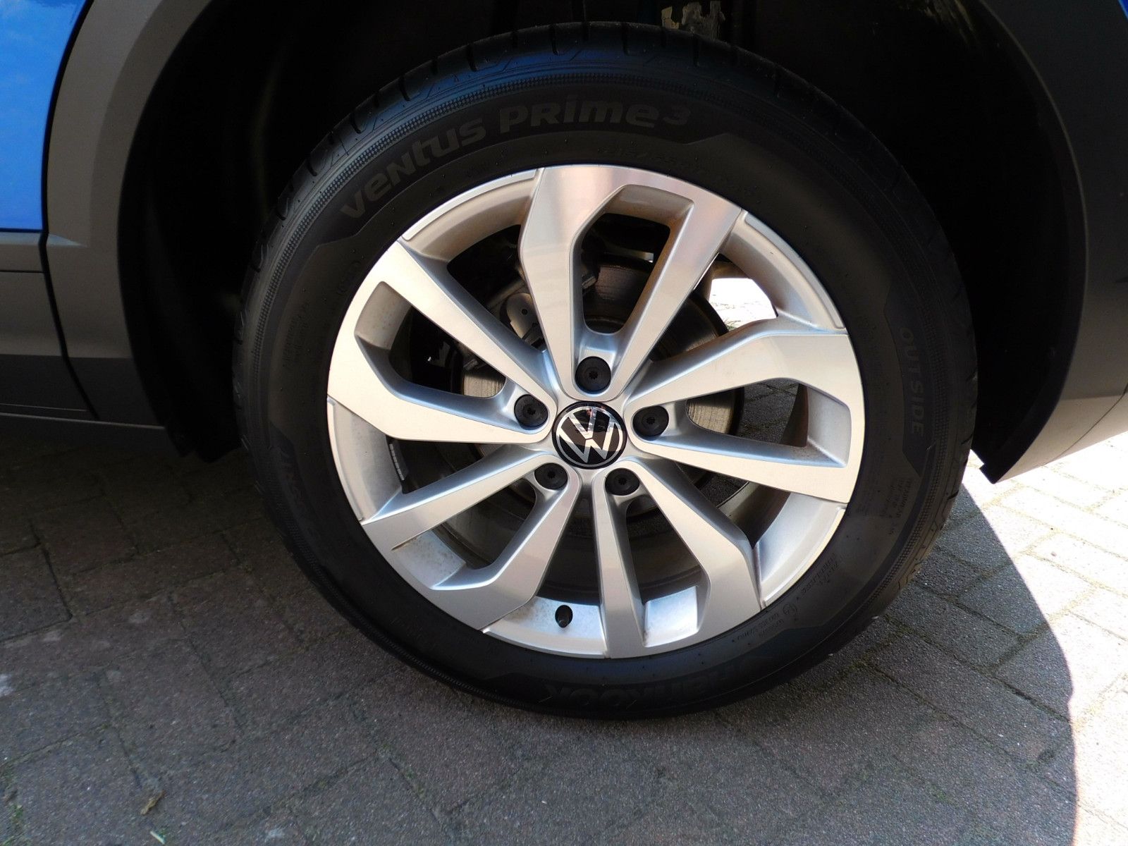 Volkswagen T-Roc Life DSG - Samsaru's Car Outlet