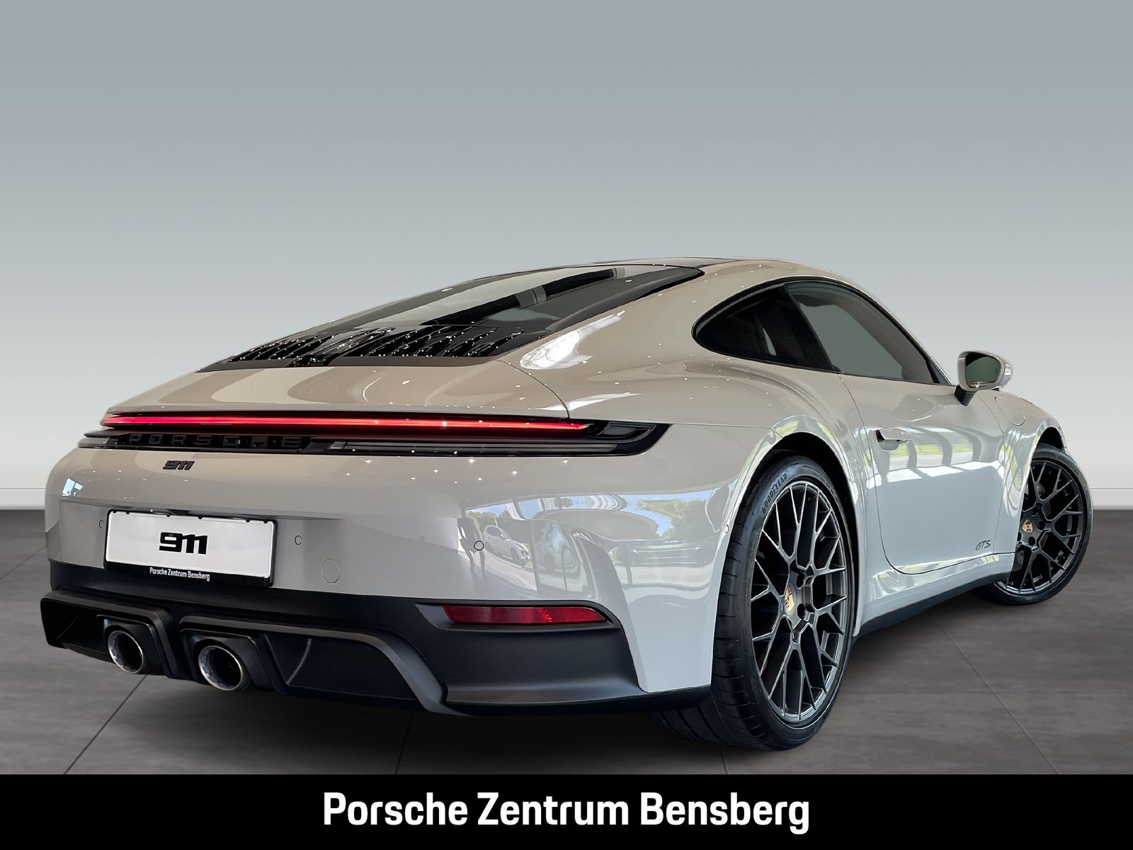 Porsche 911 Carrera 4 GTS