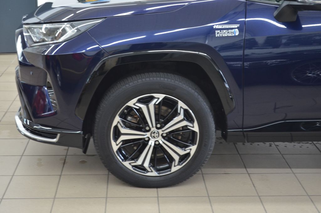 Toyota RAV 4 4x4 Plug-in-Hybrid - Samsaru's Car Outlet