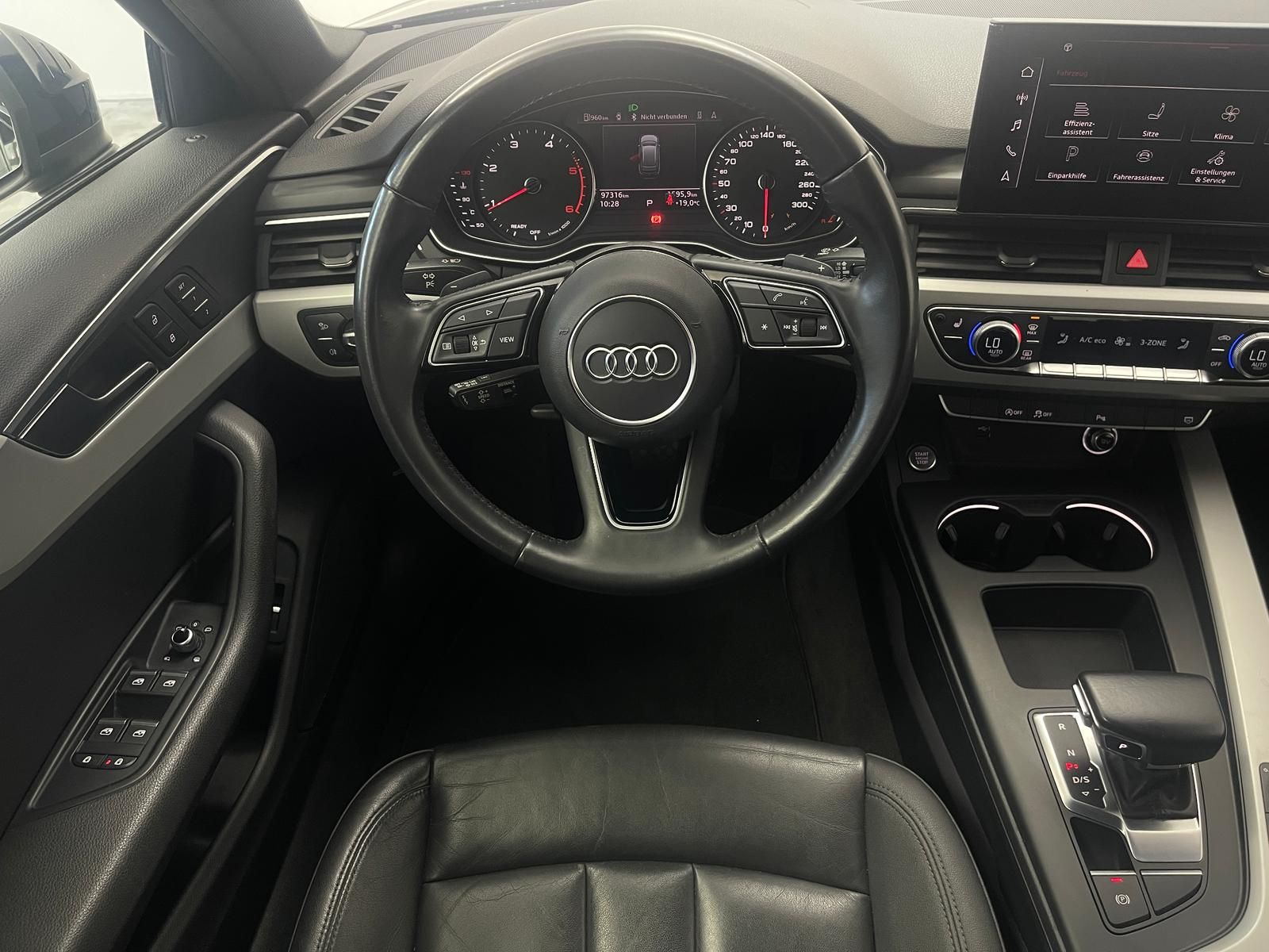 Audi A4 2.0 TDI 35 TDI ADVANCED - Samsaru's Car Outlet