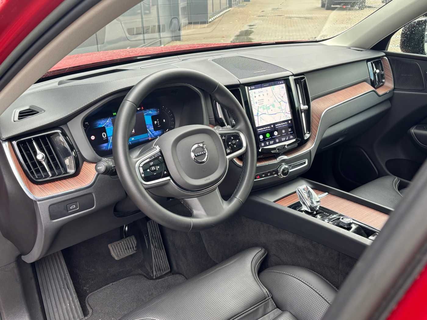 Volvo XC60 B5 B AWD Ultimate Dark, Massage, Pano uvm.