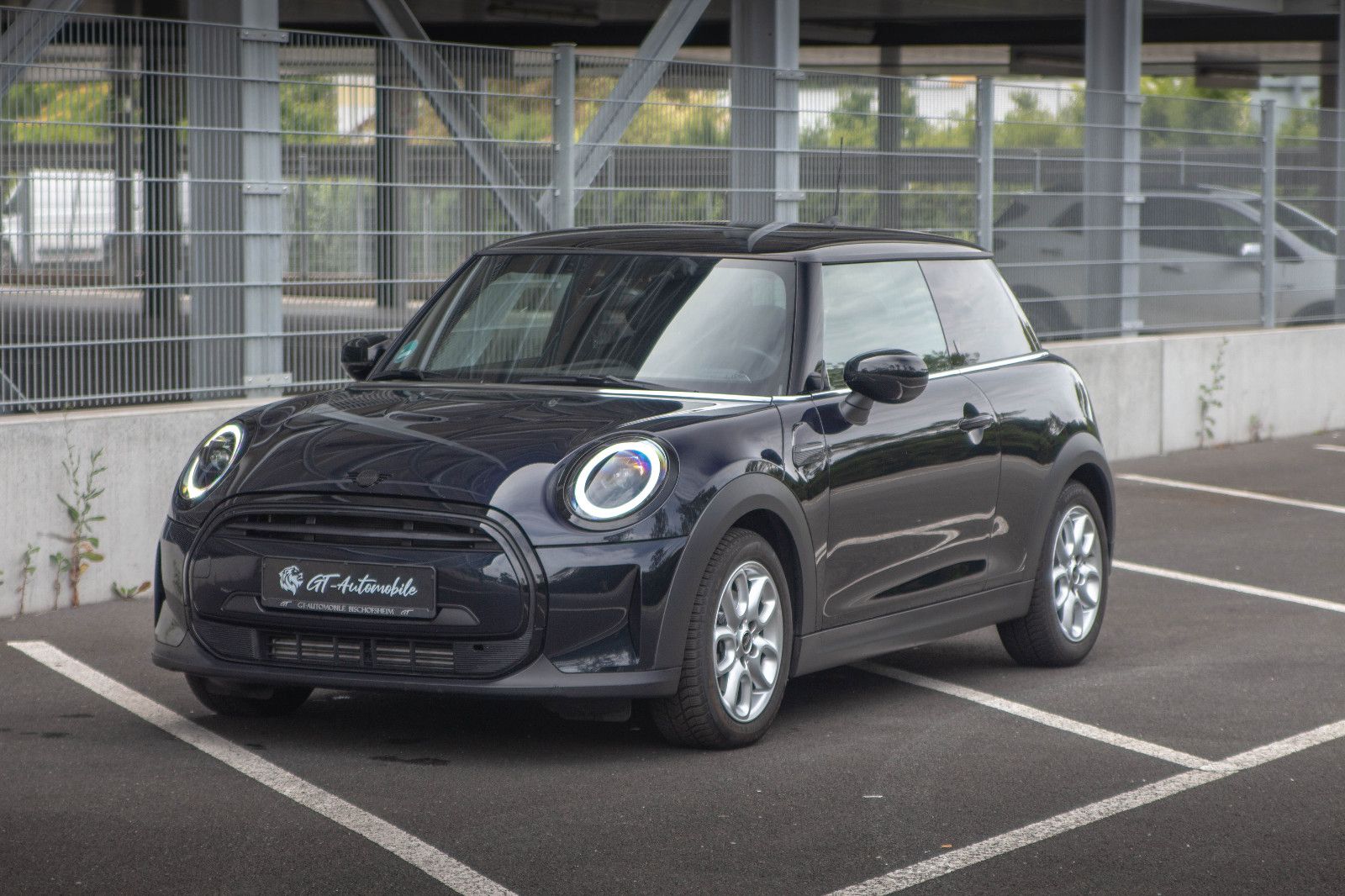 MINI Cooper *Yours Trim* - Samsaru's Car Outlet