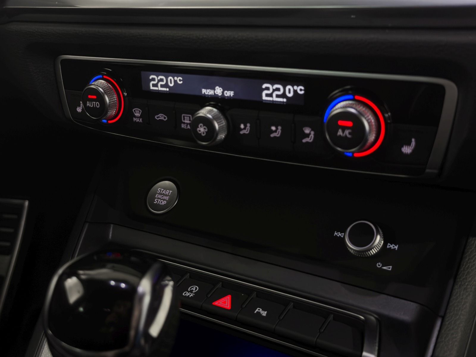 Audi Q3 40 TFSI QUATTRO S-Line - Samsaru's Car Outlet