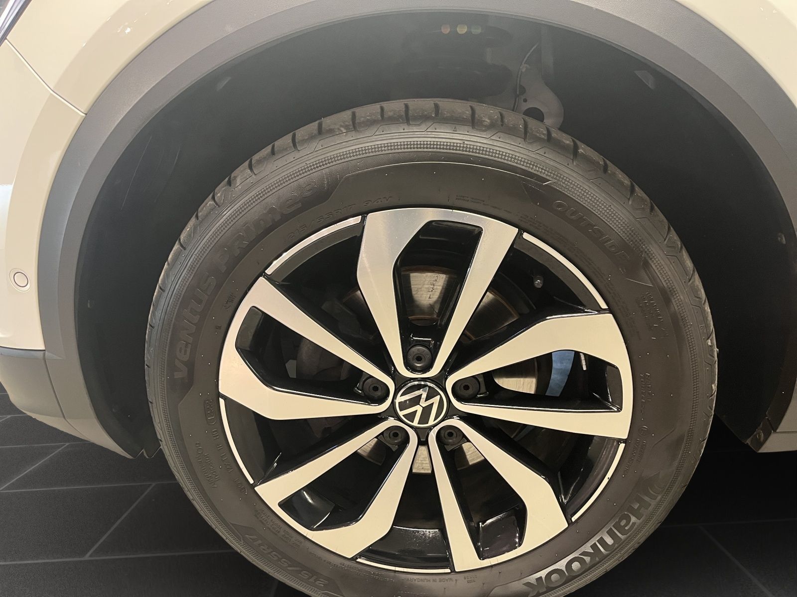 Volkswagen T-Roc 1.5 TSI Style - Samsaru's Car Outlet