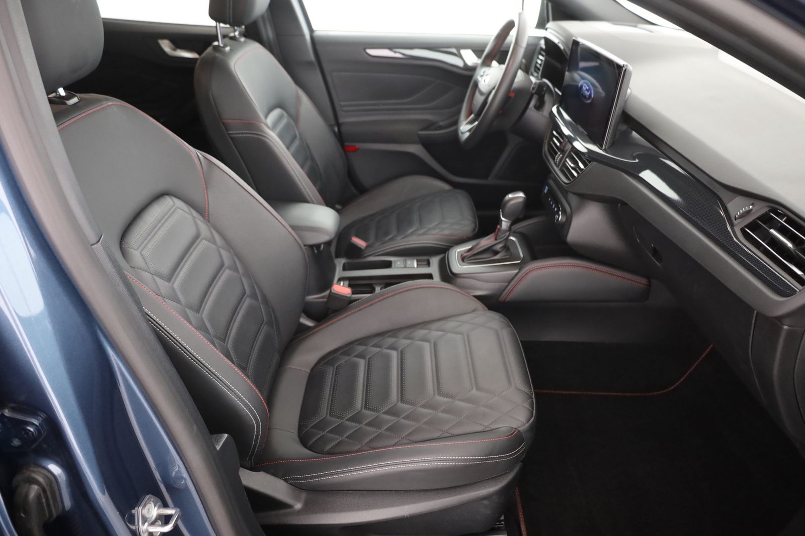 Ford Focus Turnier 1.0 EB ST-Line X LED Navi ACC AHK