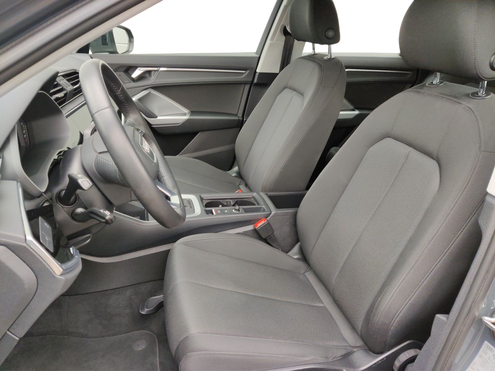 Audi Q3 40 TFSI quattro advanced - Samsaru's Car Outlet