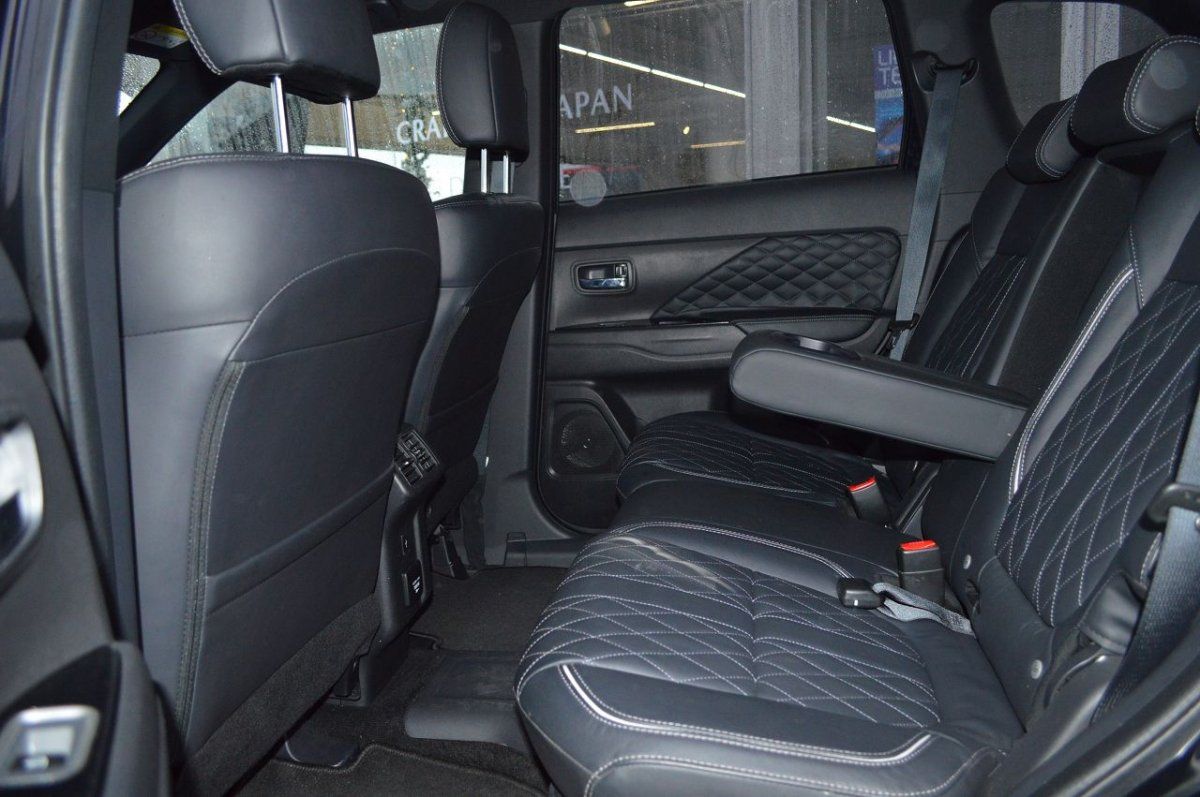 Mitsubishi PHEV OUTLANDER PHEV TOP
