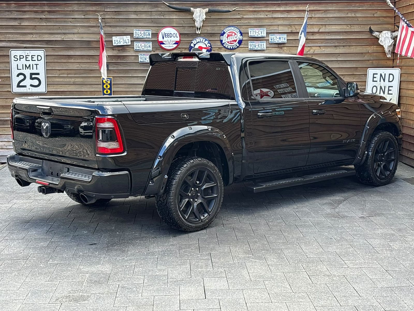 Dodge RAM 1500 Laramie Night Rambox 360° Alpine LPG
