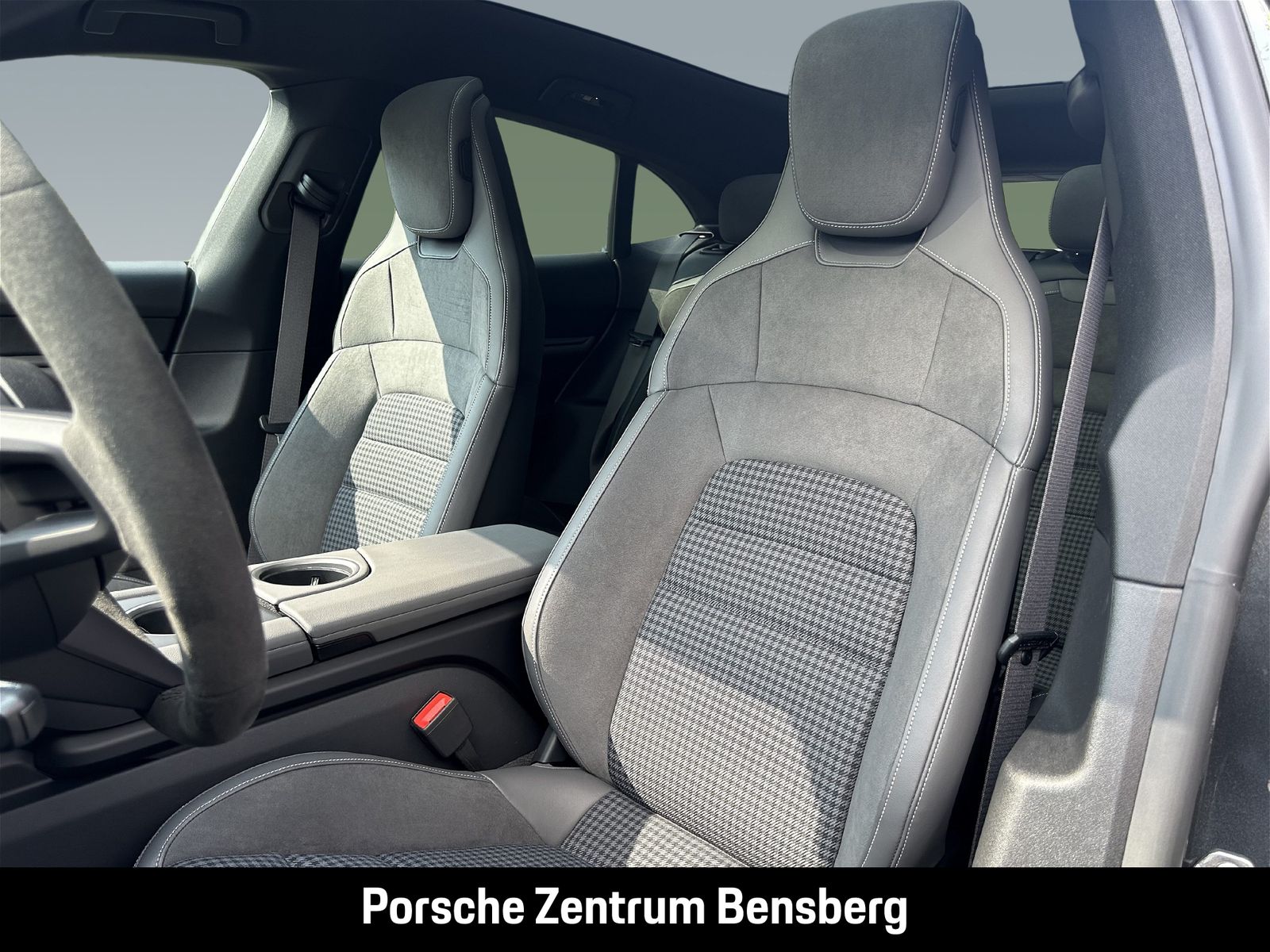 Porsche Taycan 4 Cross Turismo