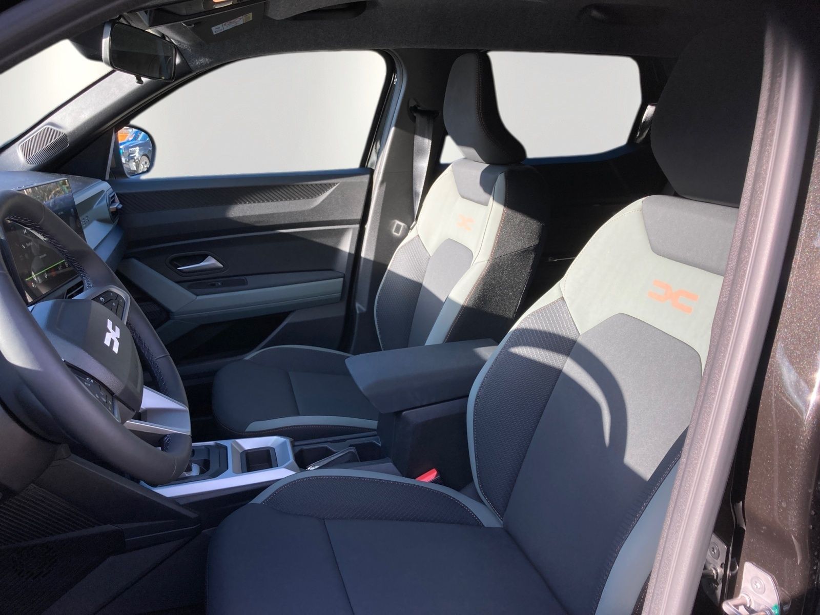 Dacia Duster Extreme Hybrid 140 - Samsaru's Car Outlet