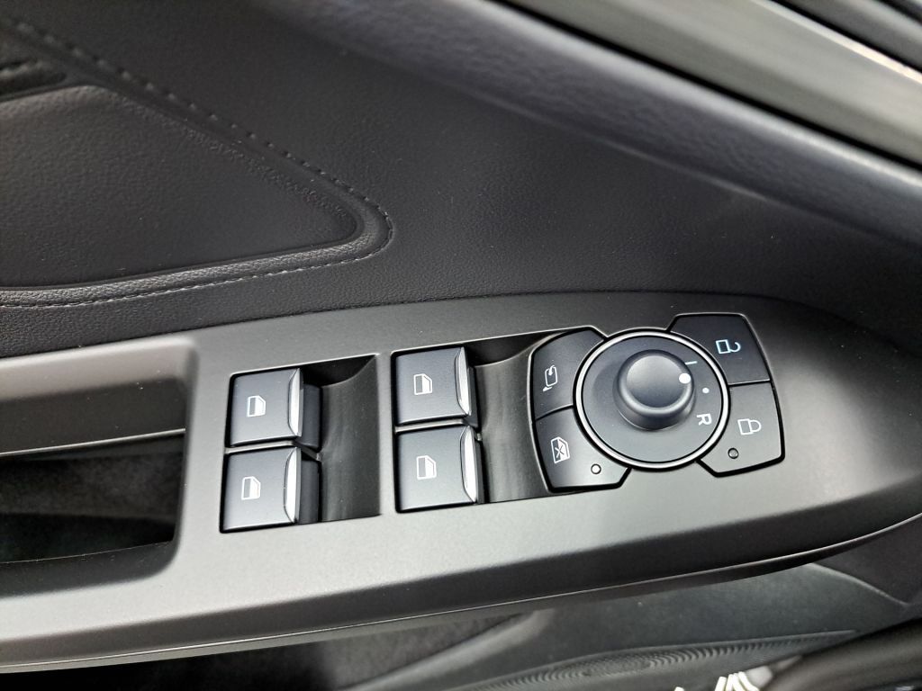 Ford Focus Turnier 1.5 Aut. TITANIUM NAVI RFK LED SH
