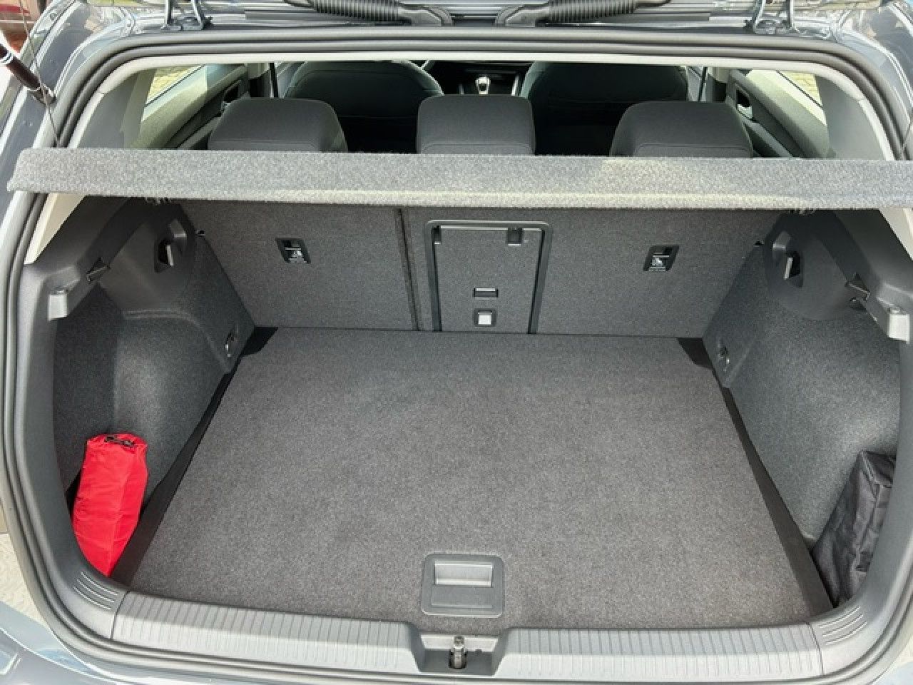 Volkswagen Golf VIII Move 1.5 TSI - Samsaru's Car Outlet