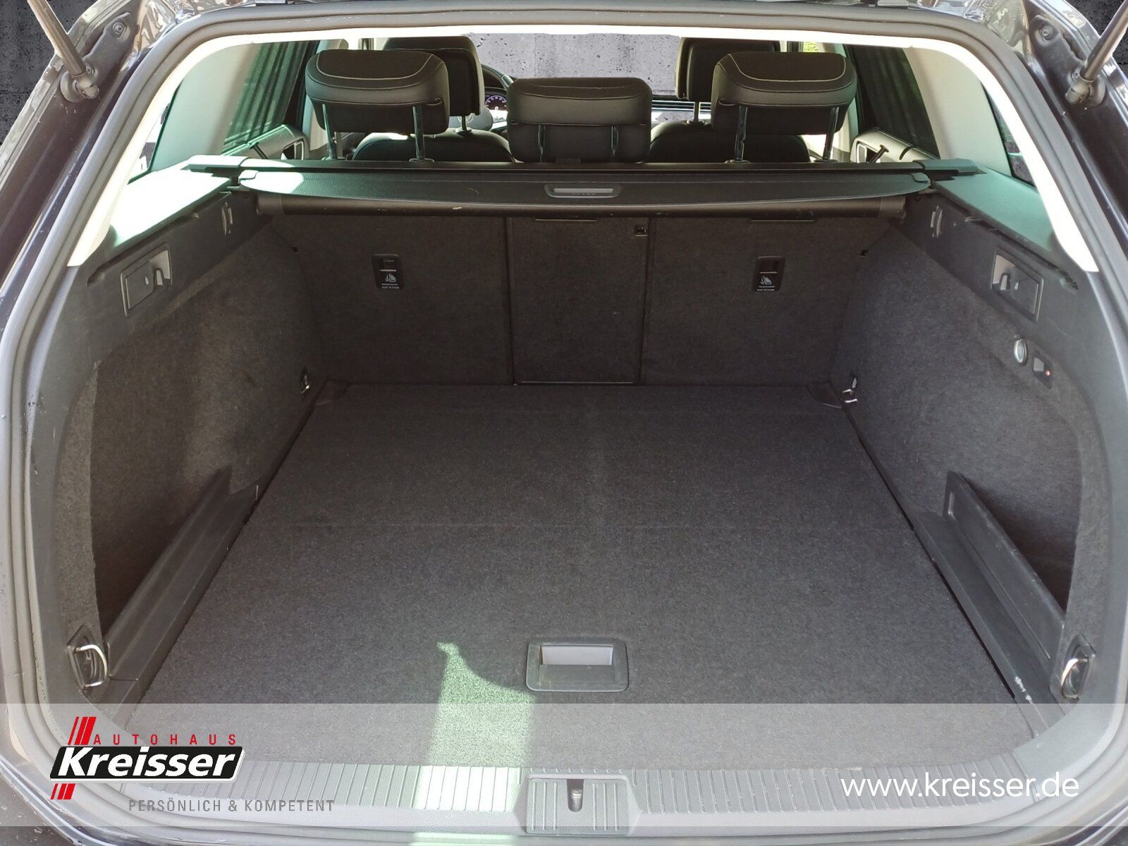 Volkswagen Passat Variant 2.0 TDI Elegance IQ.LIGHT/AHK/NAV