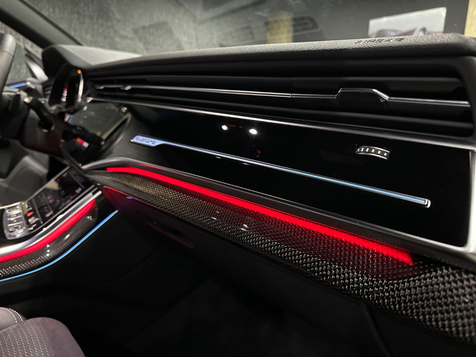 Audi Q8 quattro Competition S Line / Carbon/ Matrix