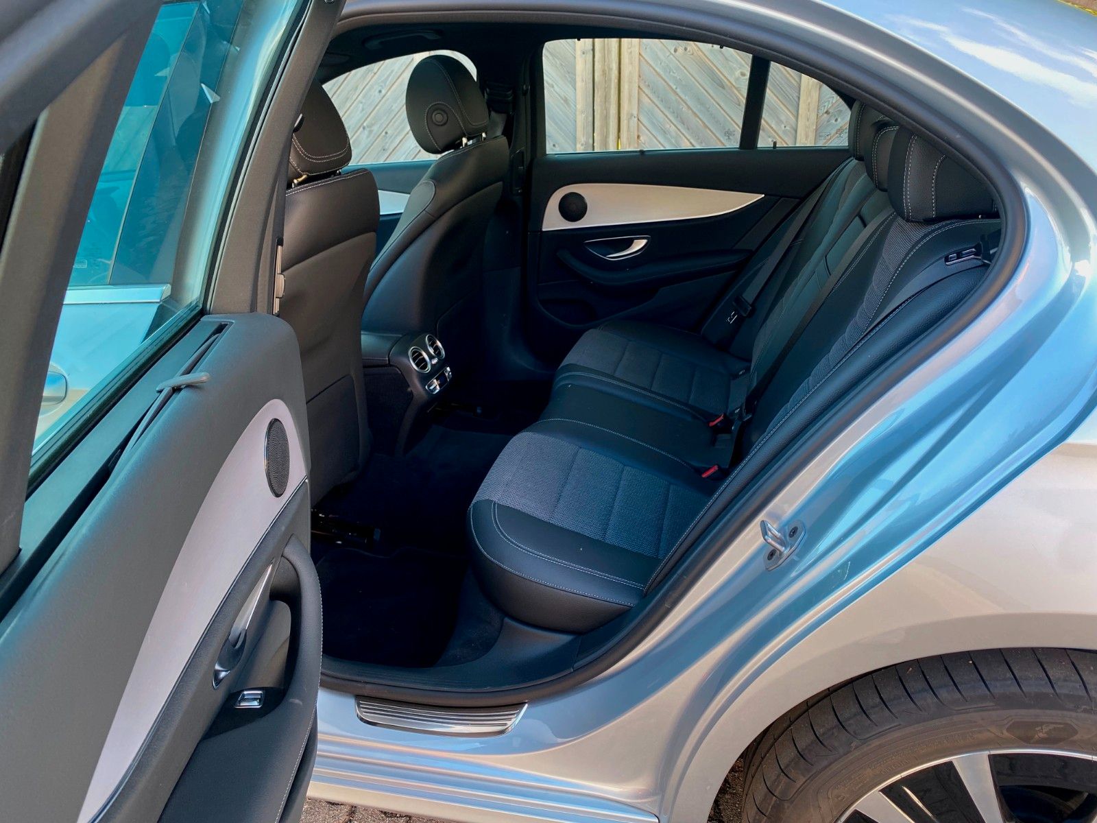 Mercedes-Benz E 300 de - Samsaru's Car Outlet