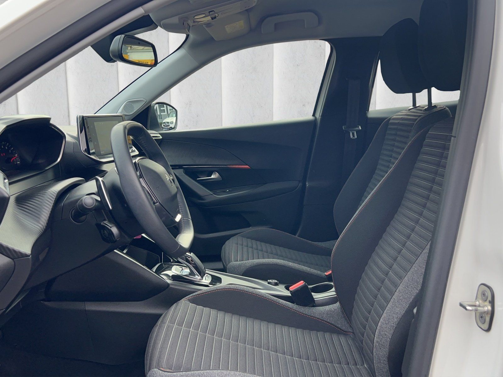 Peugeot 2008 1.2 PureTech 130 Active Pack - Samsaru's Car Outlet