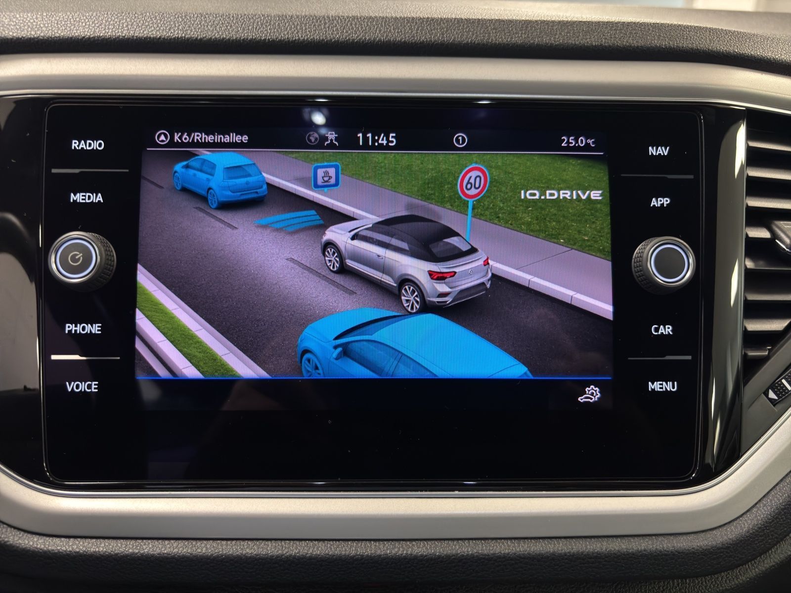 Volkswagen T-Roc Cabriolet 1.5 TSI Style - Samsaru's Car Outlet