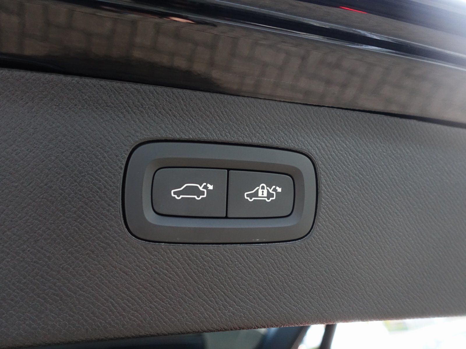 Volvo XC90 Plus Dark T8 AWD Plug-in Hybrid/Pano/FourC/