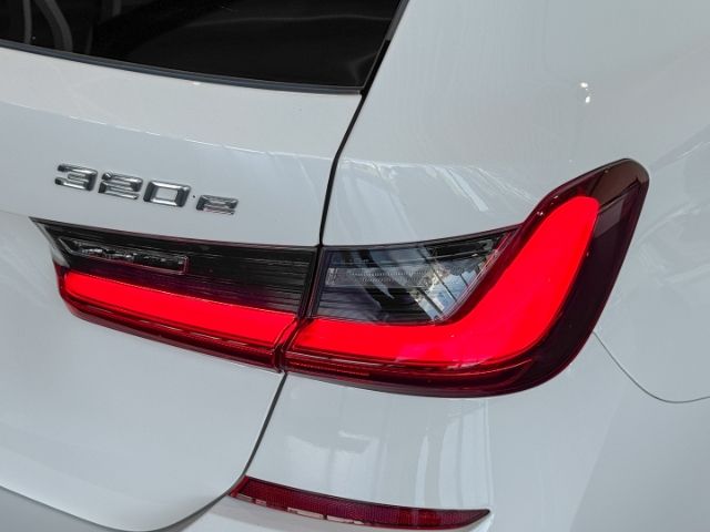 BMW 320 e xDrive M Sport - Samsaru's Car Outlet