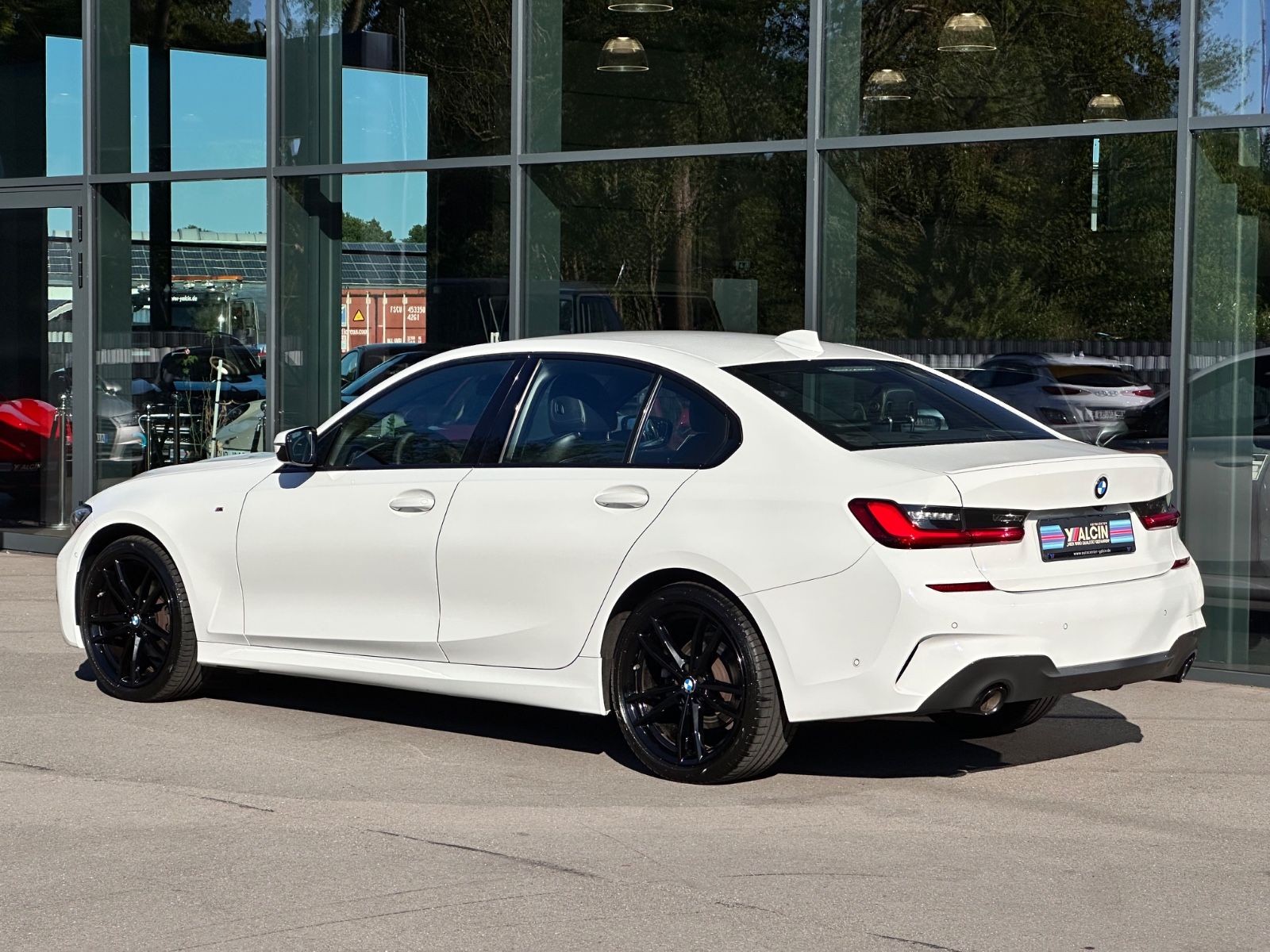 BMW 320d M Sport - Samsaru's Car Outlet