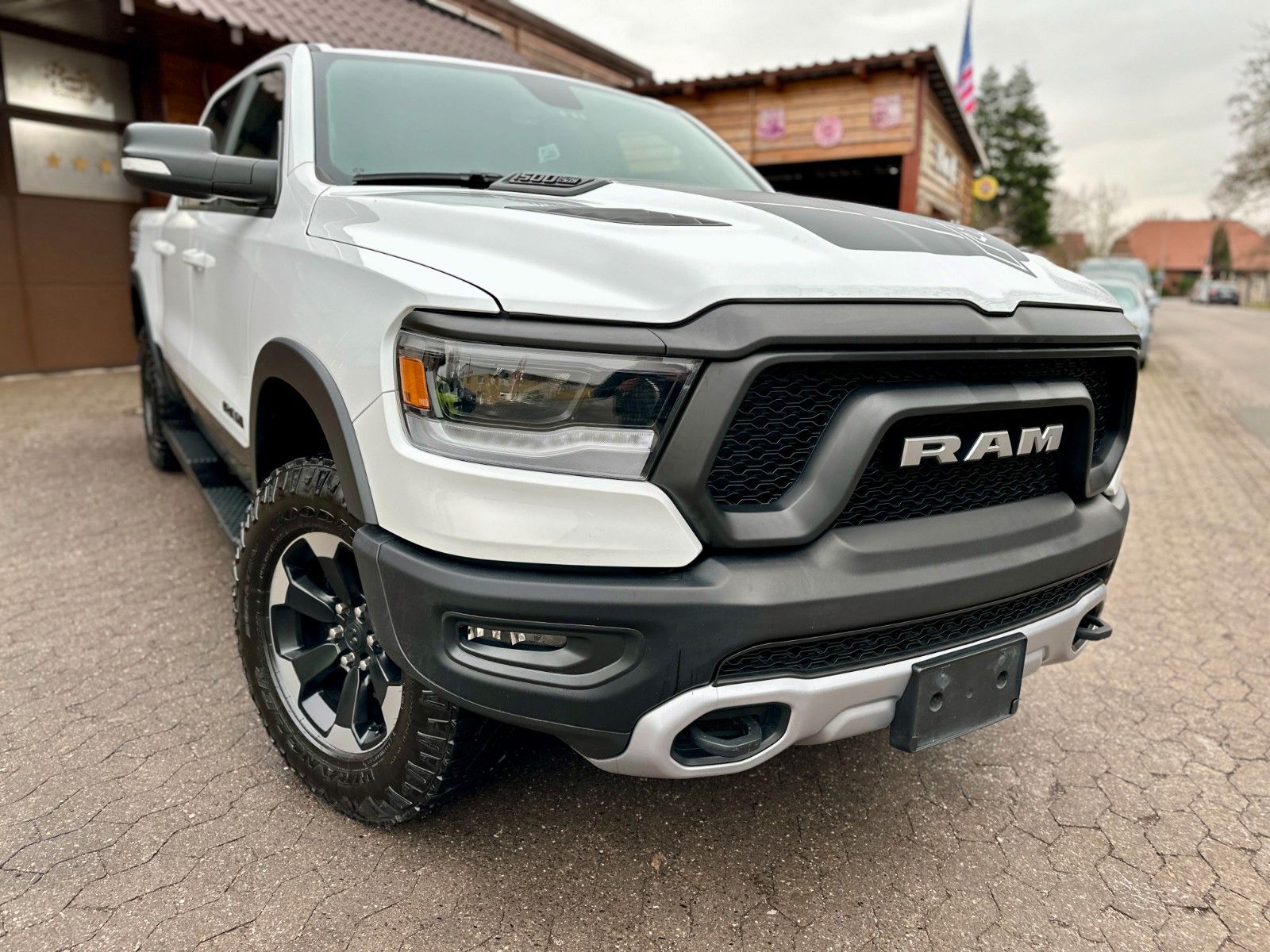 Dodge 5.7 V8*4X4*LPG*REBEL*LEDER*LED*NAVI*AHK*MFL*TOP*