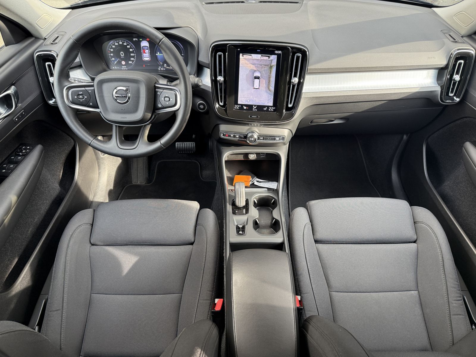 Volvo XC40 R Design Expression Recharge Plug-In Hybrid