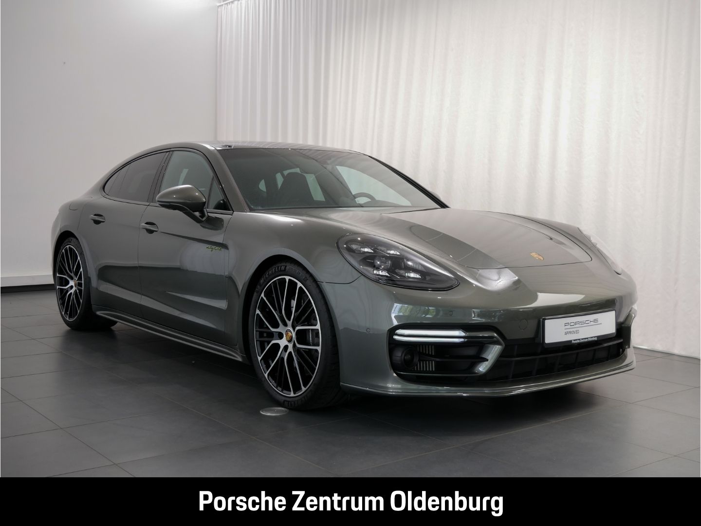 Porsche Panamera 4 E-Hybrid Platinum Edition Matrix LED