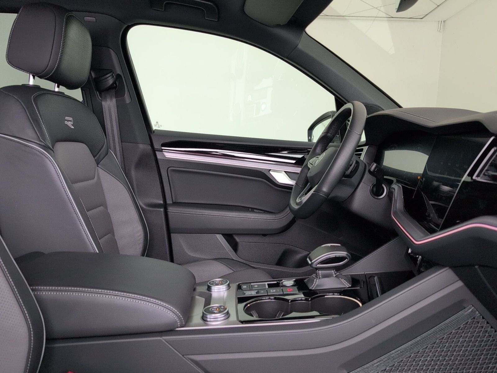 Volkswagen Touareg R Line AHK Luft Black Night 21" IQ-Matri