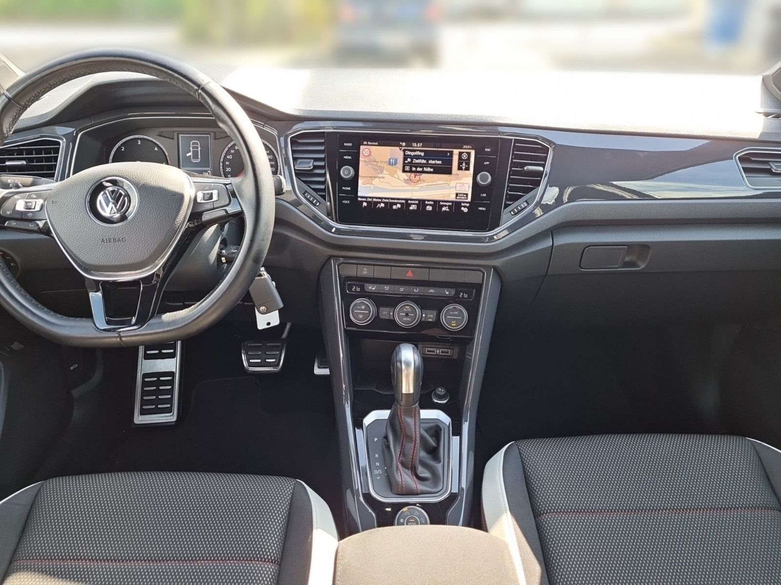 Volkswagen T-Roc 2.0 TDI Sport 4Motion - Samsaru's Car Outlet