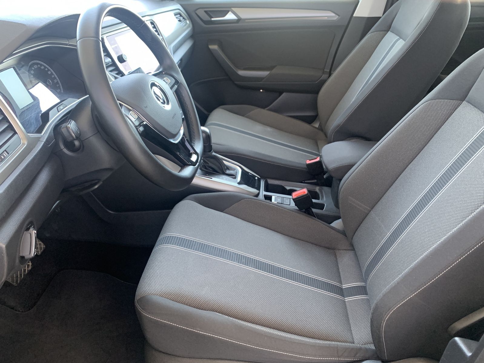 Volkswagen T-Roc 2.0 TDI Style - Samsaru's Car Outlet