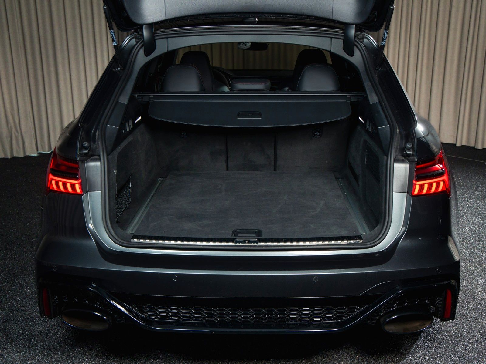 Audi RS6 Avant Performance quattro, B&O, HD, Tour, Ci