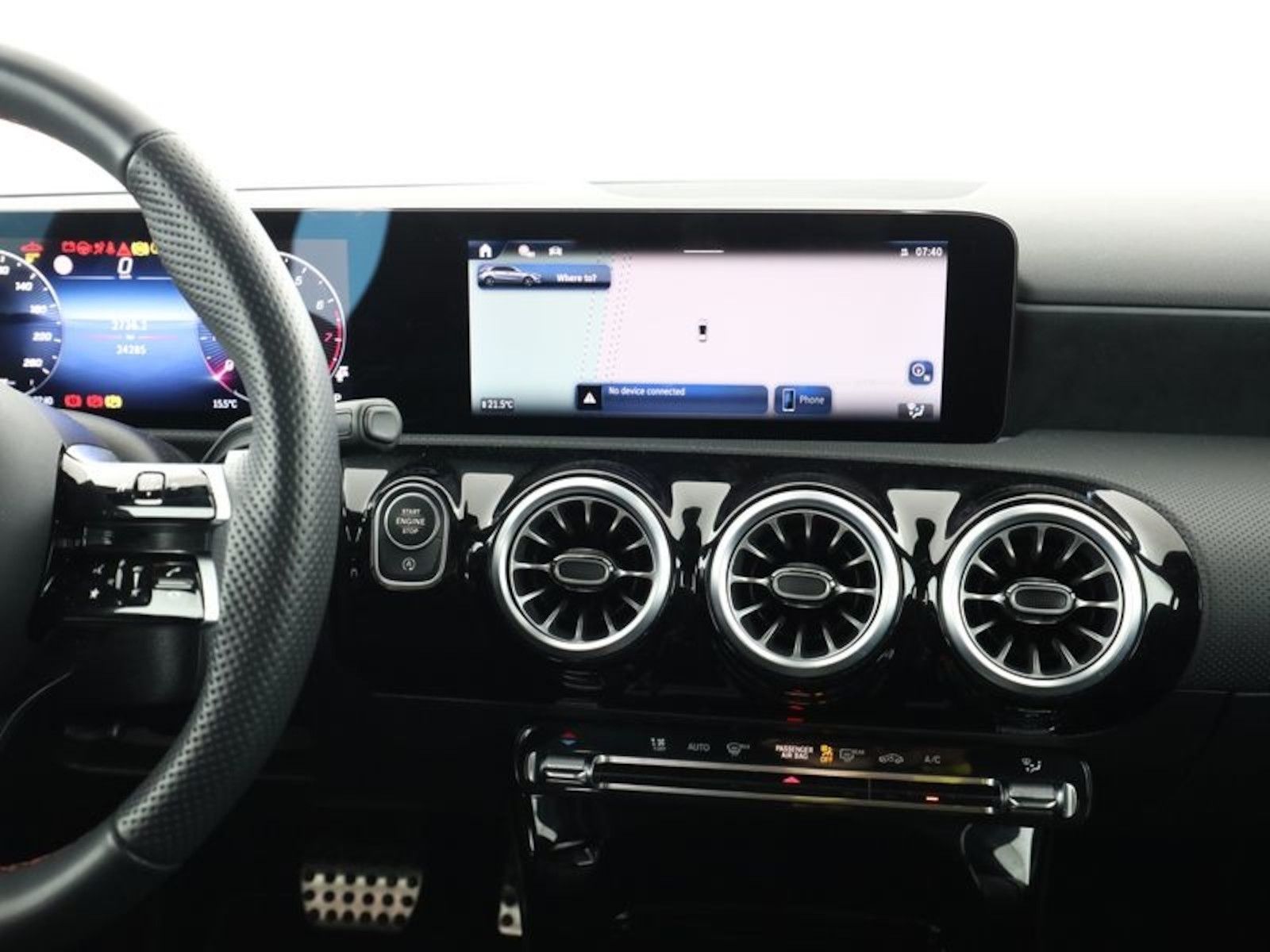 Mercedes-Benz A 200 AMG-Line - Samsaru's Car Outlet