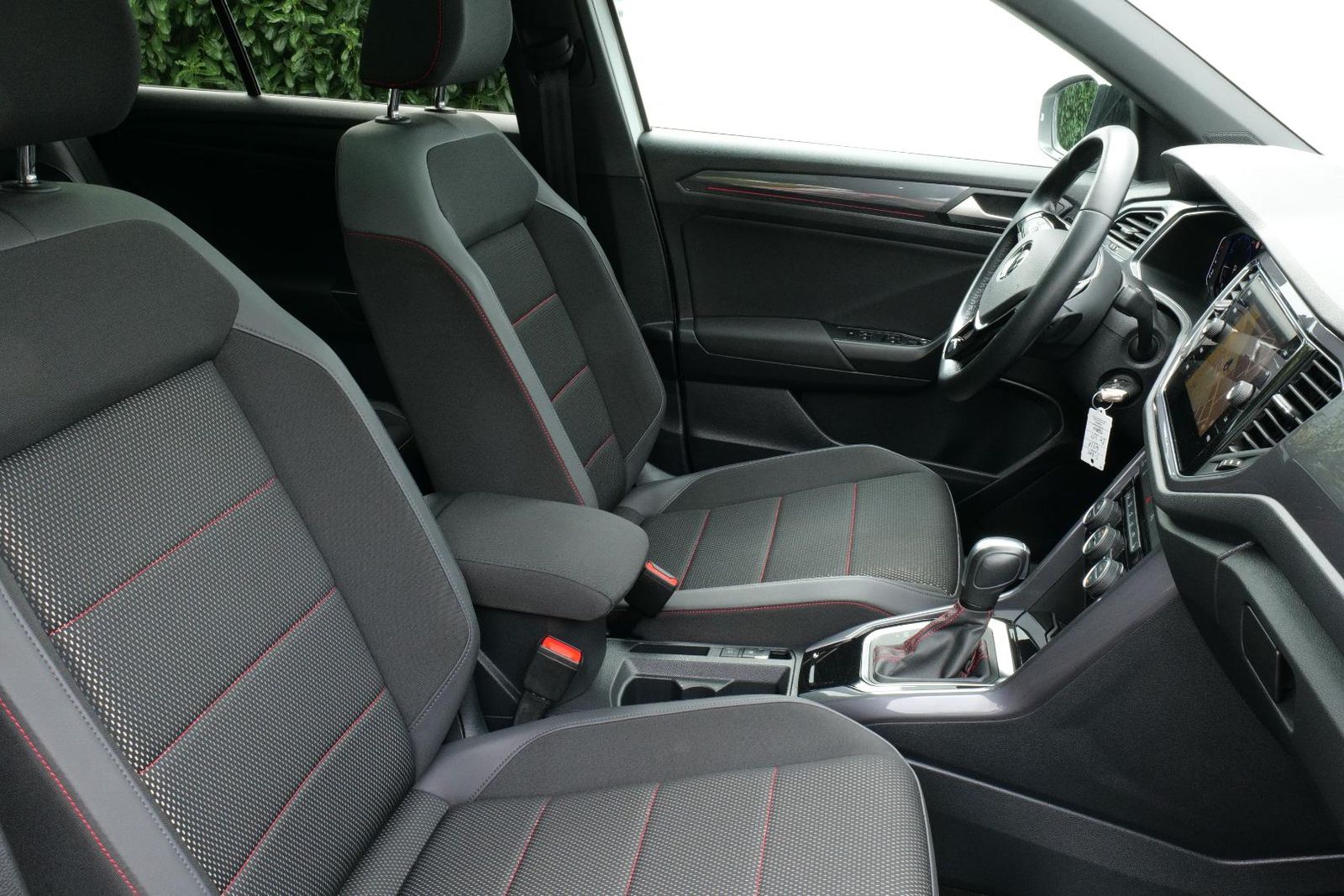 Volkswagen T-ROC Sport 1.5 TSI - Samsaru's Car Outlet