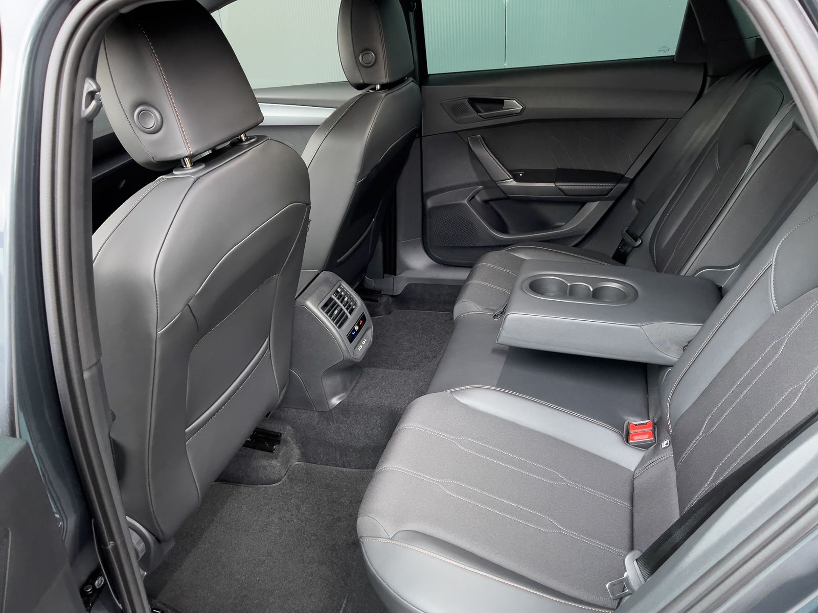 Cupra Leon Sportstourer 1.5 eTSI - Samsaru's Car Outlet